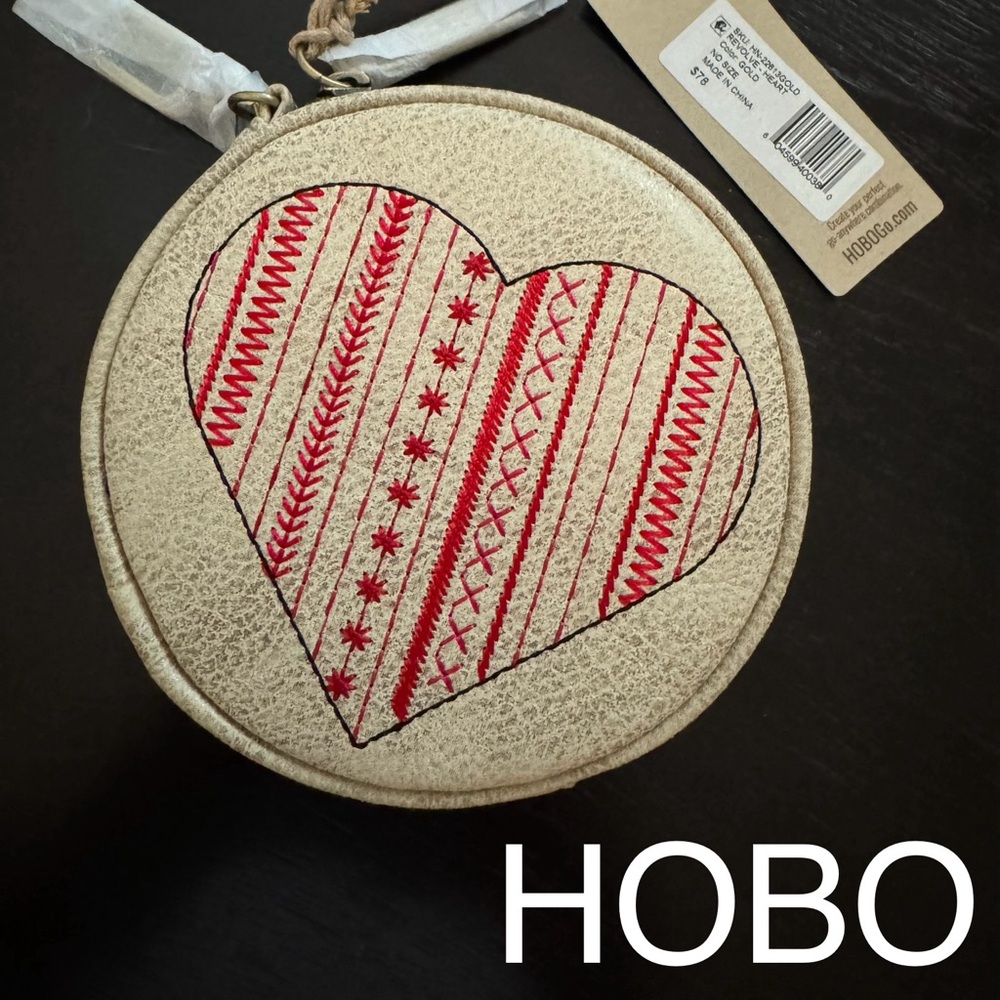 🆕 HOBO REVOLVE Heart Clip Pouch